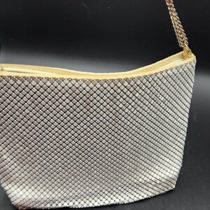 Vintage Whiting & Davis White Metal Mesh Chain Strap Zip Top Purse
